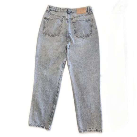 Zara Distressed Boyfriend Jeans. 100% Cotton, Light Blue Wash, Sz 8 - Picture 3 of 7